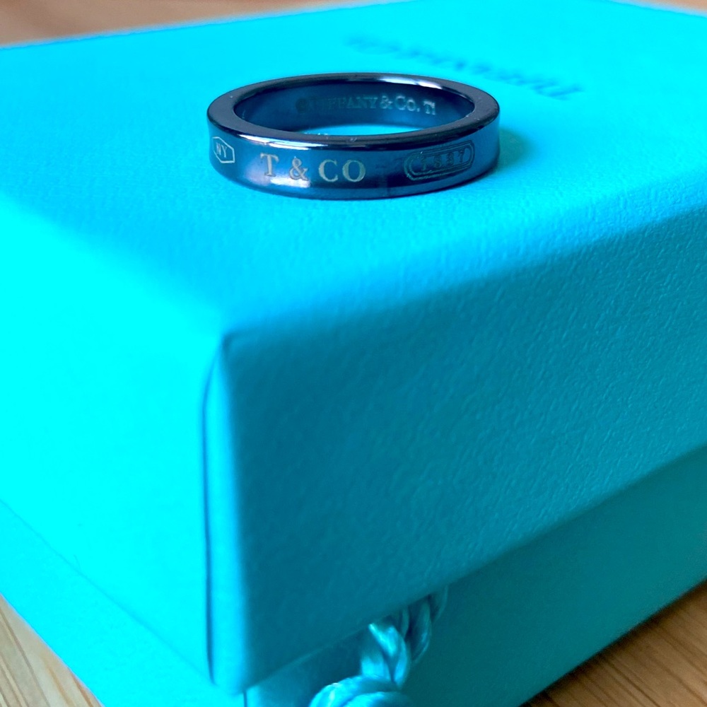 Tiffany & Co, 1837 narrow ring